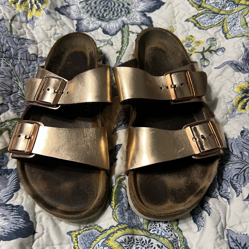 Well Loved Birkenstock Metallic Gold Women's Sandals flaws in photos